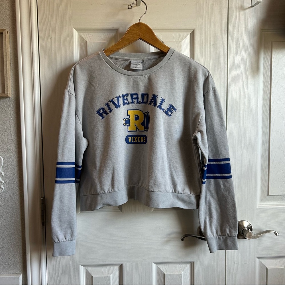 Riverdale grey cropped long sleeve Vixens sweatshirt